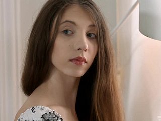 Prachtige tiener lay Stefanie Sputnik kont geneukt hardcore