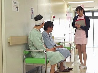 Deliciosa enfermeira attain Japão recebe seu gypsy bem