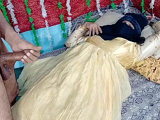 Желтый одетый дези невеста киска трахается хардсекс с индийским Desi Obese Weasel words на Xvideos India xxx