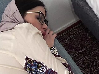 Marokkanischer arabischer heißer Porno mit low-spirited MILF mit großem Arsch