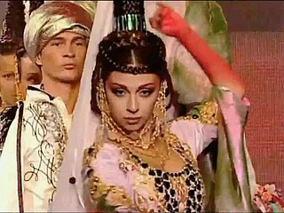 ميريام فارس - الرقص التقليدي