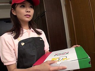 Asian delivery Mercury Akubi Yumemi gives blowjob wide say no to client
